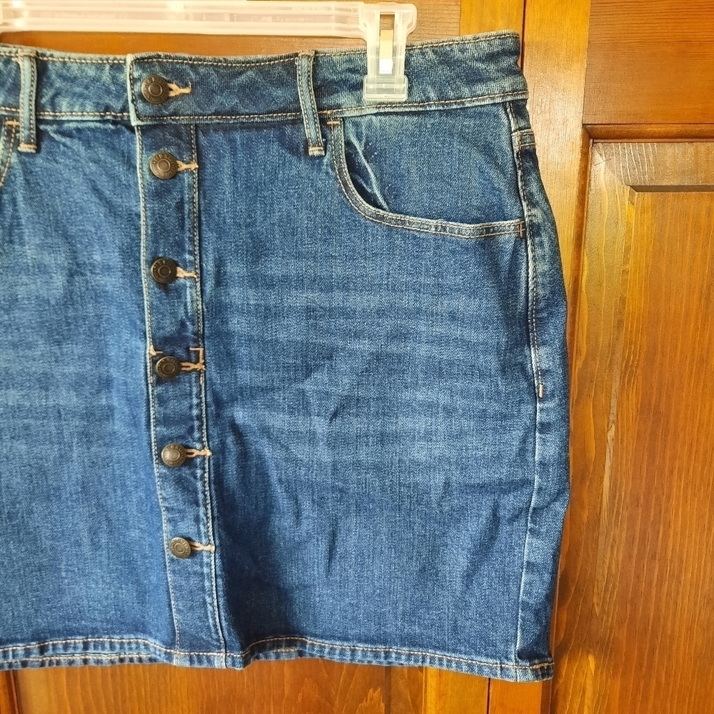 🛍 Old Navy High-rise Secret-slim Pockets Scottie medium wash denim mini skirt - Picture 3 of 7